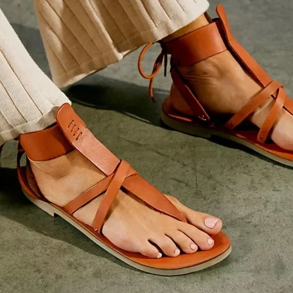 SOLD l 39 Vacation Day Leather Wrap Lace-Up Ankle Gladiator Thong Sandals - Picture 2 of 5